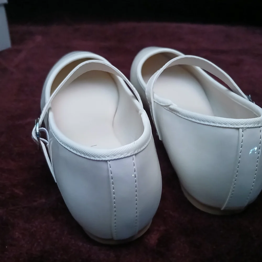 TAHARI Mary Jane Flats Ivory Women NEW - Picture 4 of 7